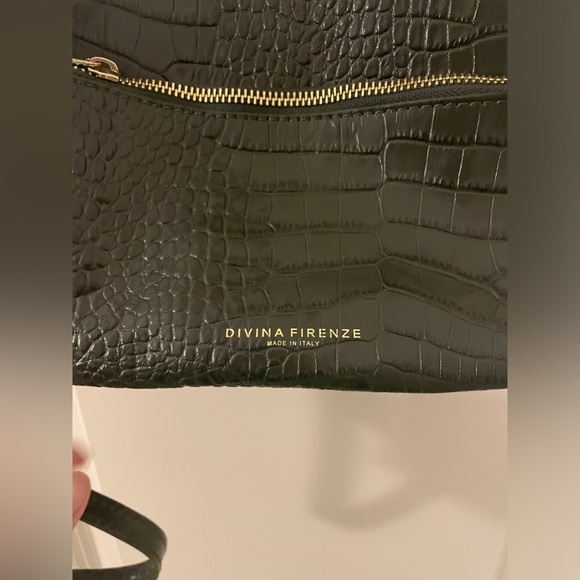 Divina Firenze Crossbody Satchel - Picture 3 of 10